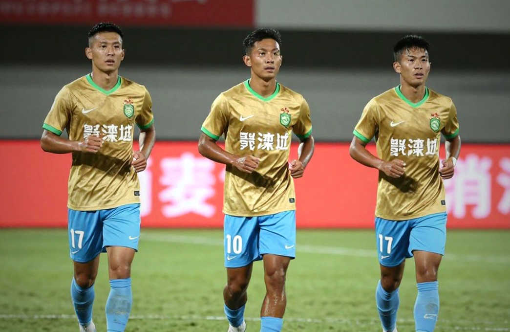 Eight Changes and Three Absences: The Question Both Defences Forgot to Ask Eight Changes and Three Absences: The Question Both Defences Forgot to Ask