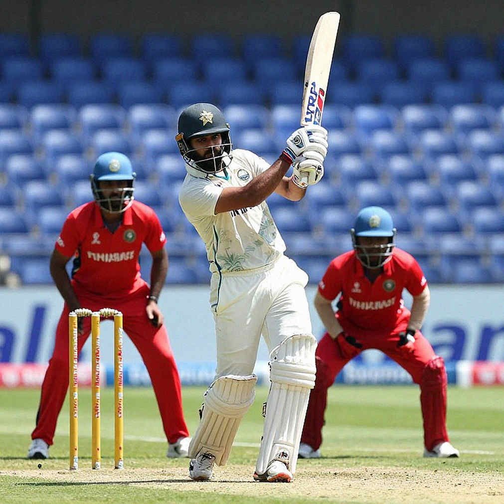 Middle-Overs Press and Rest-Defence: The Distance Captains Never Measure Middle-Overs Press and Rest-Defence: The Distance Captains Never Measure